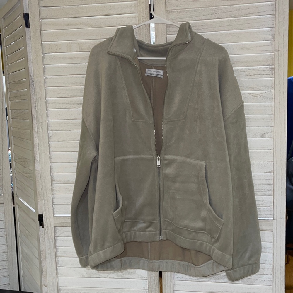 Soft, fuzzy, comfy sweatshirt!